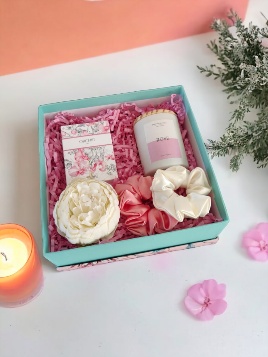 Combo - Love Box of Roses N Candle - Gifts with Flowers